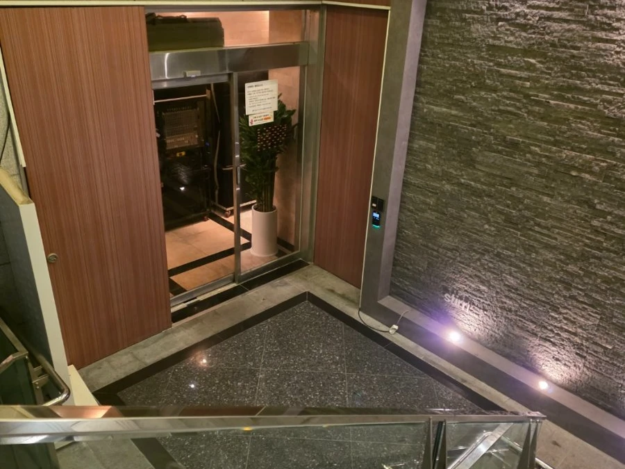 강남 파티원 입구